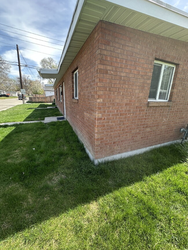 Building Photo - 3423 W Good St