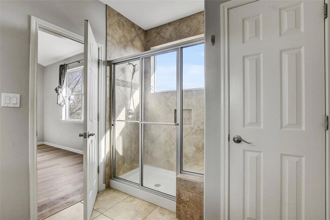 Building Photo - 512 Eberhart Ln