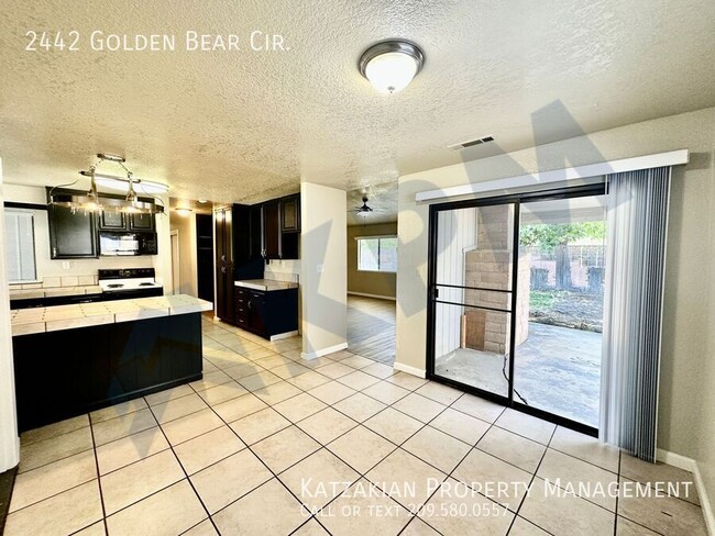 Building Photo - Single Story 3 Bedroom 2 Bath Golden Bear ...