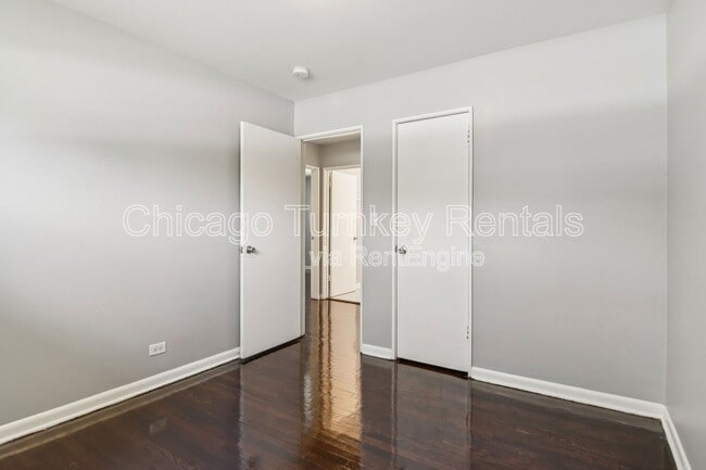 Building Photo - 16019 Circle Dr