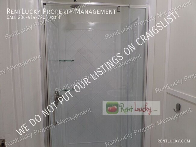 Building Photo - 2110 NE 85th St