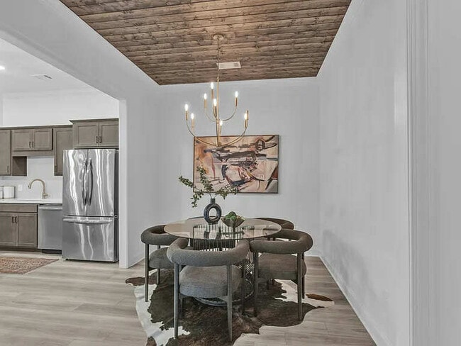 Building Photo - 1565 W Farmville Rd