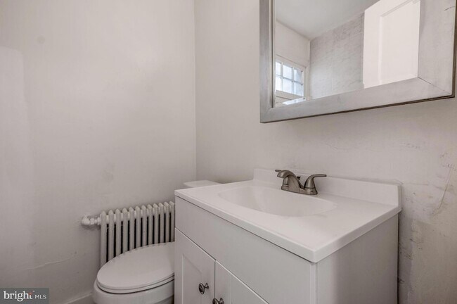 Building Photo - 2538 9th St NW