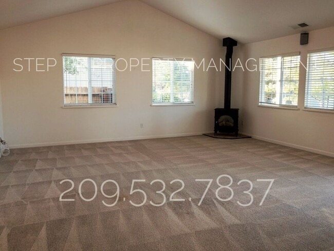 Building Photo - Serene Mountain Living at Clouds Rest: Stunning 3-Bedroom Home with Views