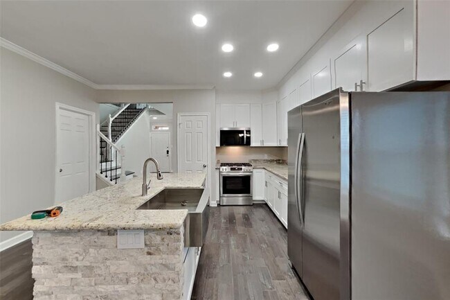 Building Photo - 7103 Kirkglade Ct