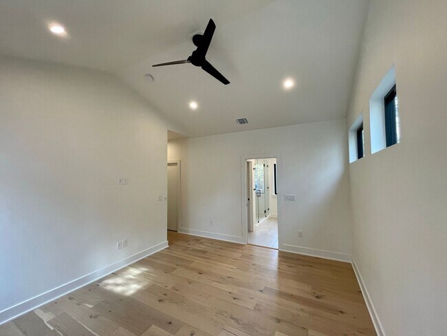 Building Photo - Palo Duro