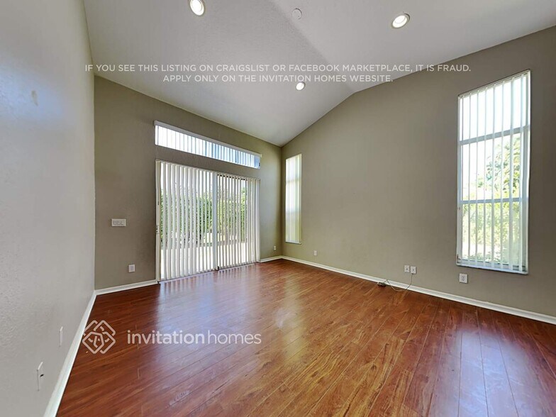 Building Photo - 5842 NW 119th Dr