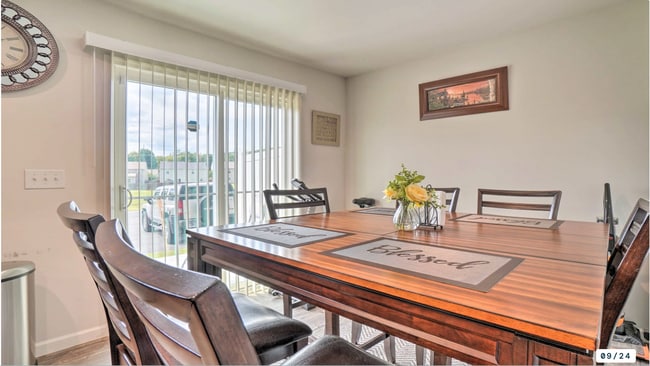 Building Photo - 2020-Built Beautiful 3 Bed 2.5 Bath End-Un...