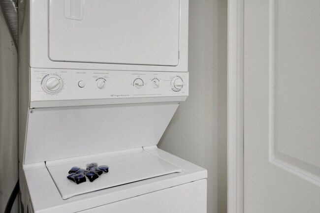 Building Photo - 238 S West St