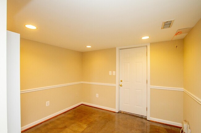 Building Photo - 13308 Fort Washington Rd