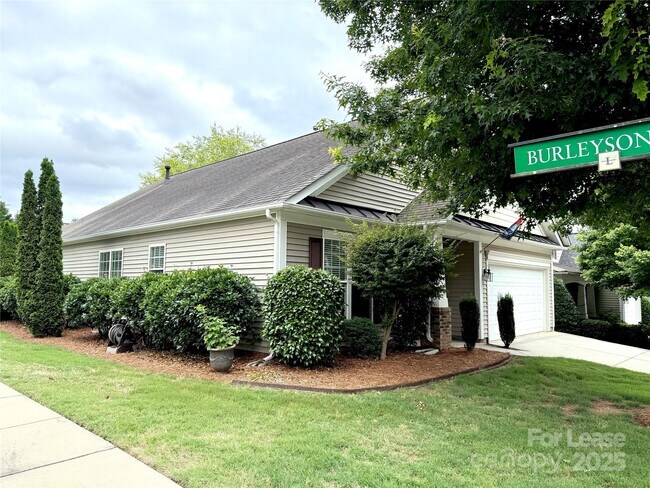 Building Photo - 2135 Ashley River Rd
