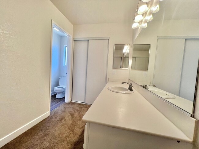 Building Photo - Updated 4-Bedroom, 2-Bath Home for Rent in...