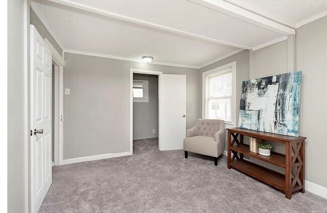 Building Photo - 241 S Temple Ave