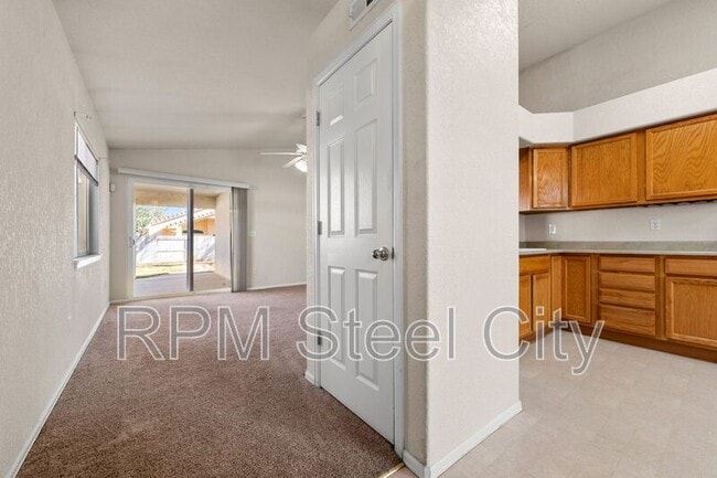 Building Photo - 1014 Pinecrest Dr