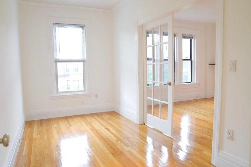 Building Photo - 254 Newbury St