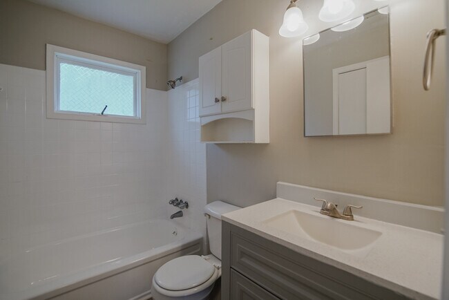 Building Photo - 501 Todd Branch Dr