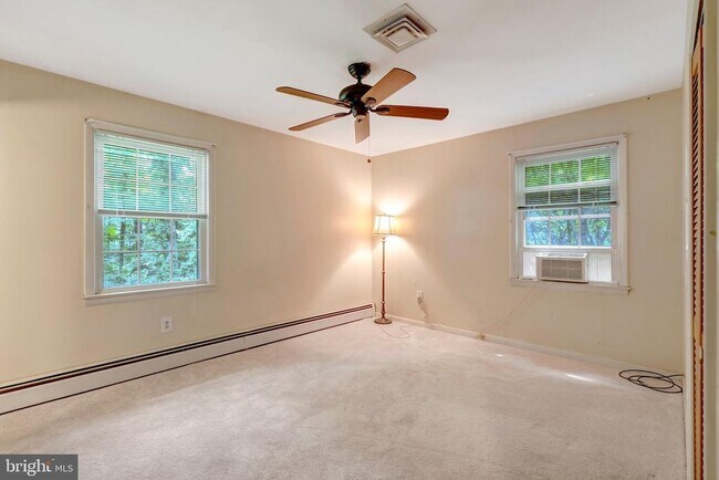 Building Photo - 5315 Summit Dr