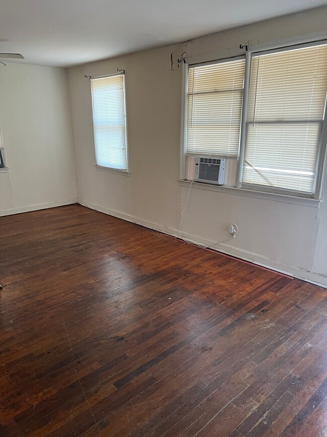 Building Photo - 1835 Bethlea Ave