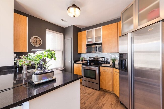 Building Photo - 26 Ave at Port Imperial