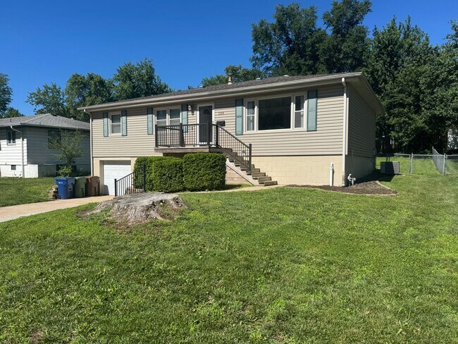 Building Photo - Raised Ranch Near Offutt AFB with Finished Basement & Oversized Garage