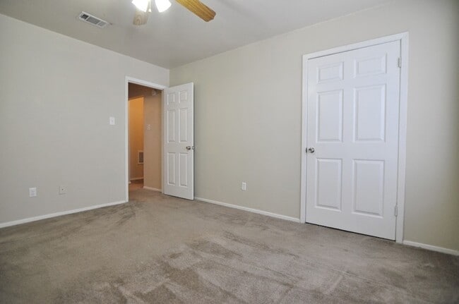 Building Photo - 2912 Prairie Flower Cir