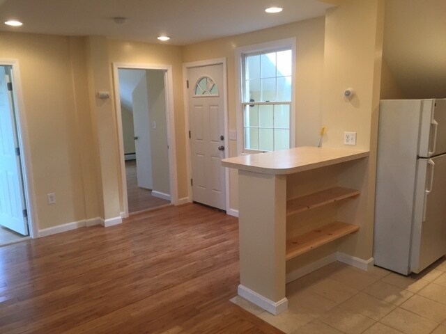 Building Photo - 19 Nichols St