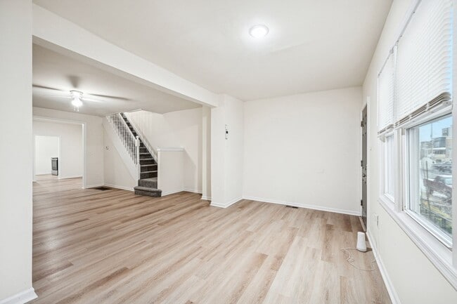 Building Photo - 1003 S 53rd St