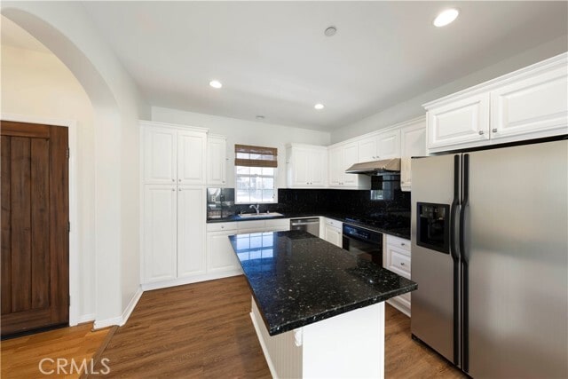 Building Photo - 53 Bower Tree