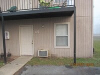 Building Photo - 1313 McNutt Rd
