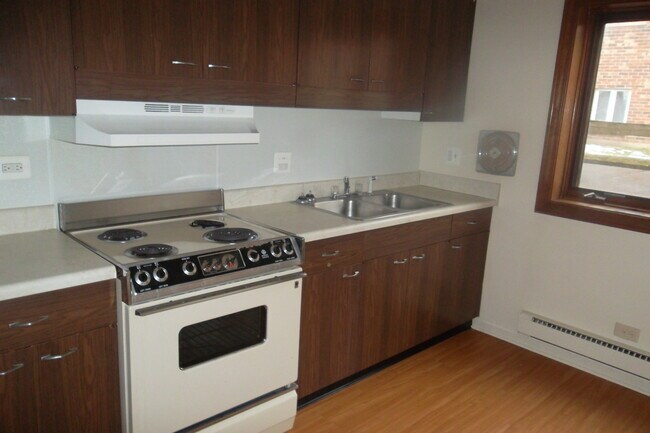 Building Photo - 9912 W 58th St
