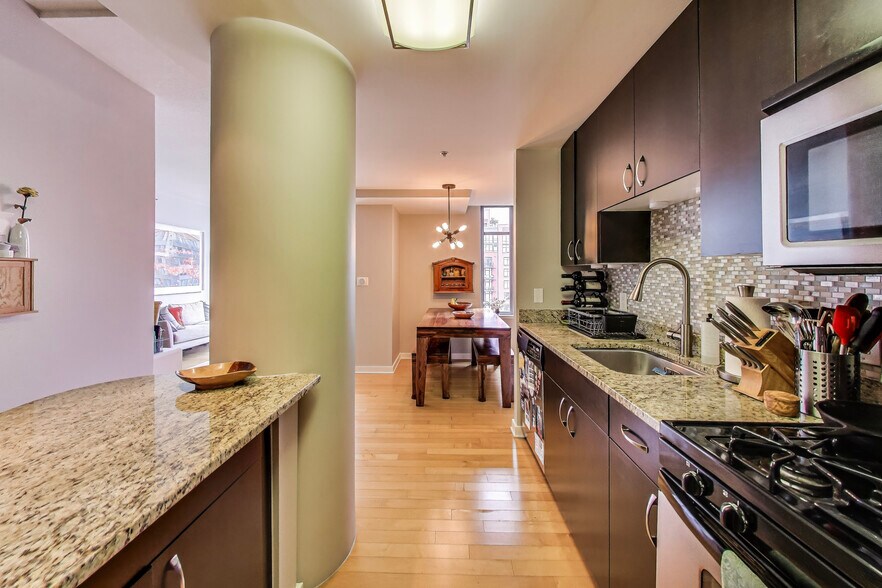 Building Photo - 475 K St NW