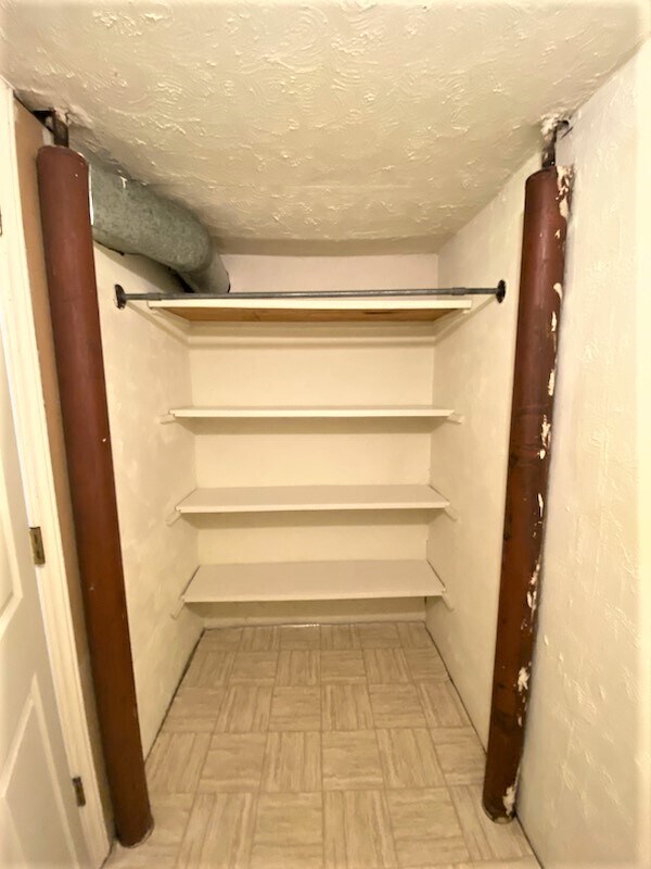 Building Photo - 342 Grosvenor Ave