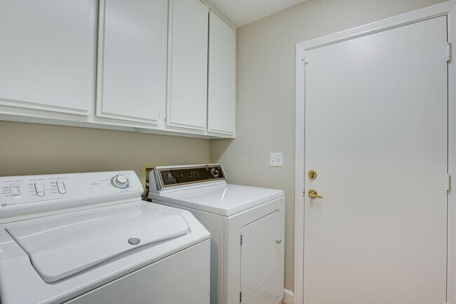 Building Photo - Fully Furnished Single-Story Home with Den and 3-Car Garage!