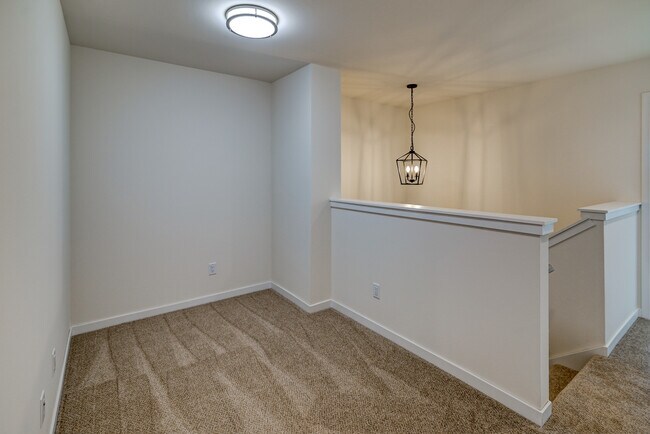 Building Photo - 4873 Lacy Rd