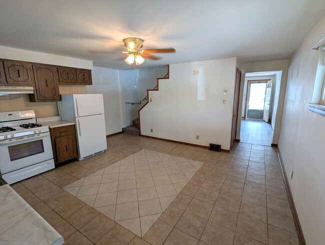 Building Photo - 258 Edmond St