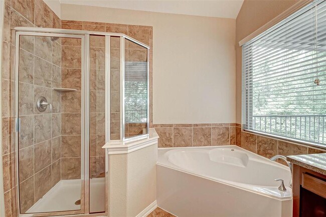 Building Photo - 26 Cheswood Manor Drive