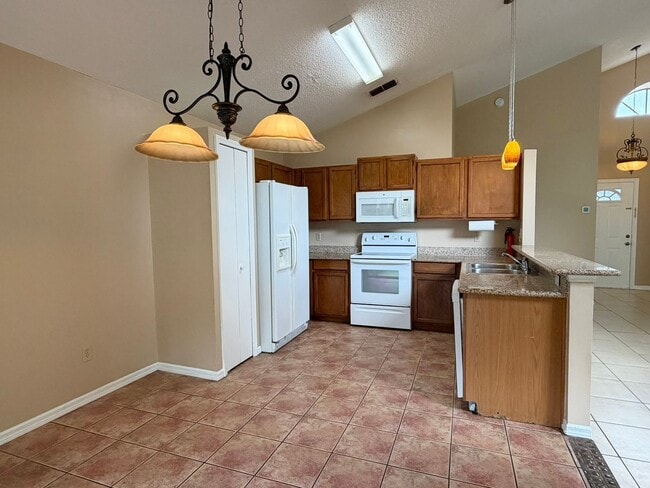 Building Photo - 625 Remington Oak Dr
