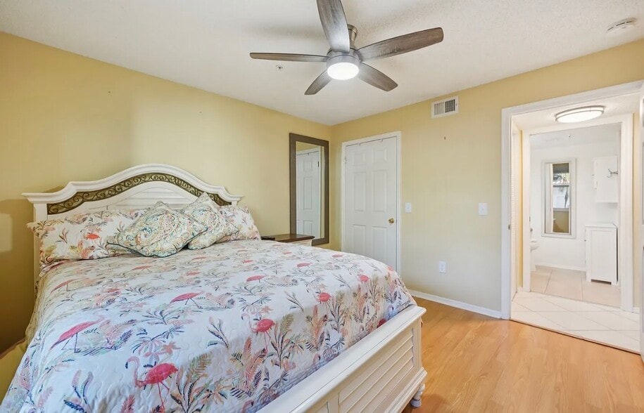 Building Photo - 2400 Feather Sound Dr