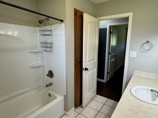 Building Photo - Available July 2025! 4-Bedroom, 2-Bathroom...