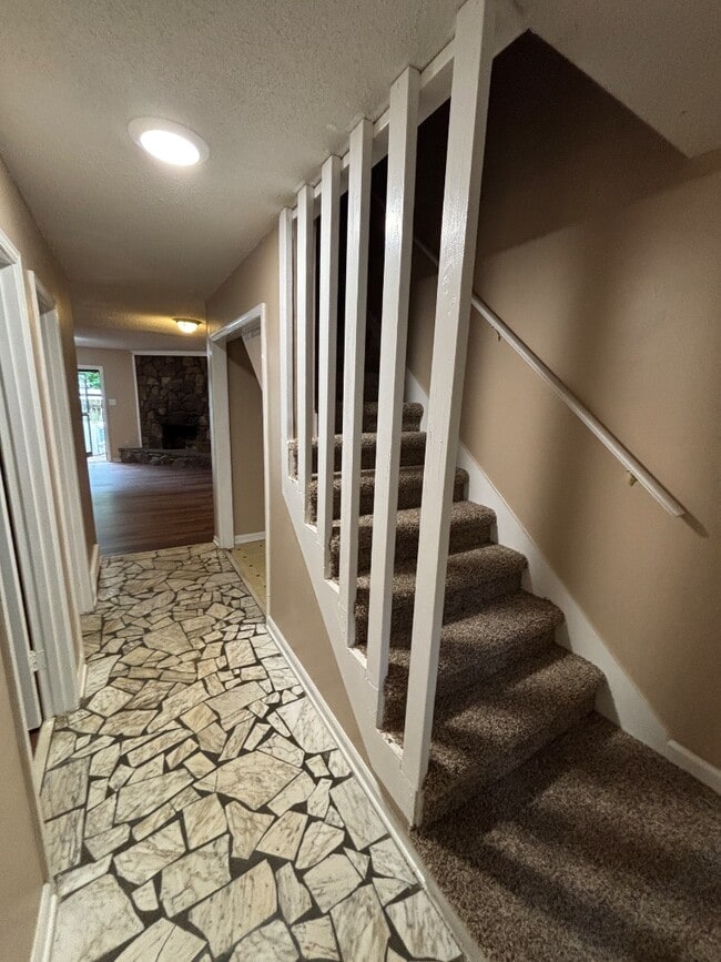 Building Photo - 4781 Townhouse Way