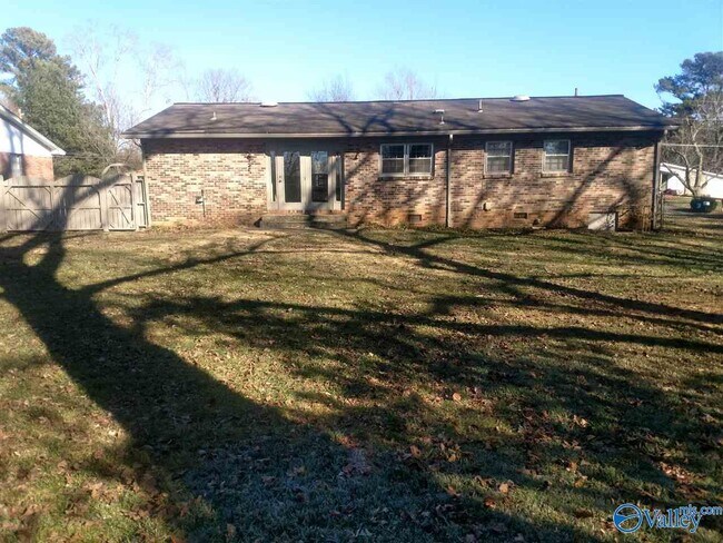 Building Photo - 11012 Crestfield Dr SE