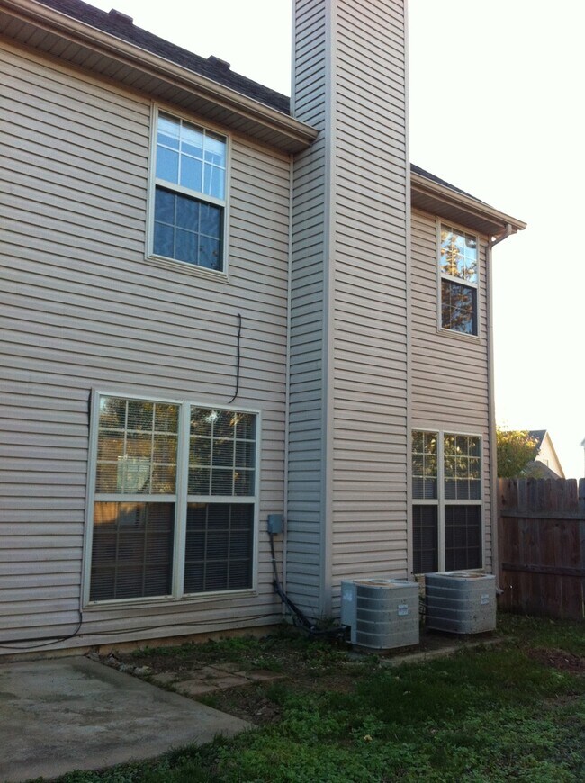 Building Photo - COMING SOON! Lovely, Upscale Home! All Electric, Garage, Fenced Backyard