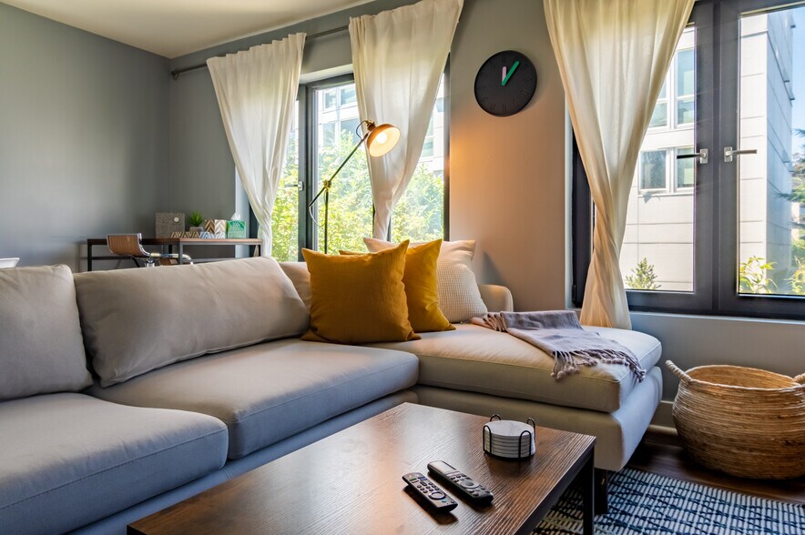 Primary Photo - 1629 13th Ave