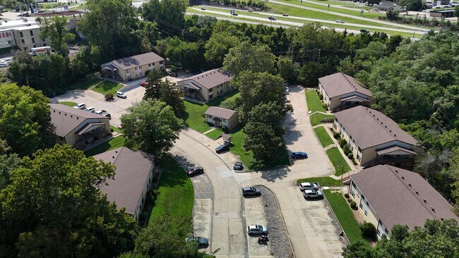 Building Photo - 405 Clayton Dr