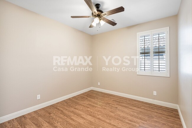 Building Photo - Desert Living Done Right: Solar, Pool & Jacuzzi Included