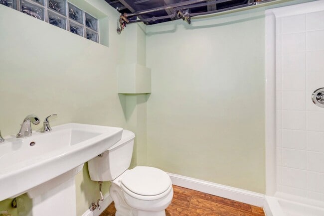 Building Photo - 4 Bed 4 Bath - Bethesda Expanded Colonial - One Car Garage