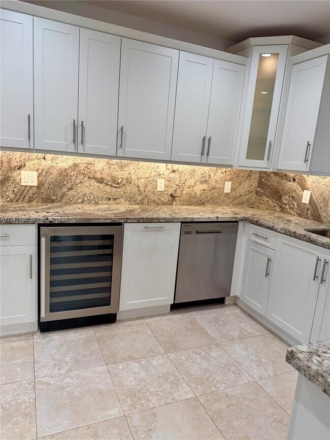 Building Photo - 814 Capri St