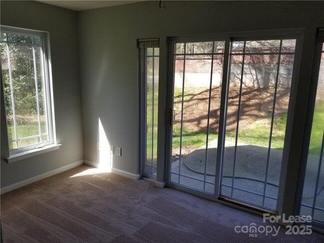 Building Photo - 1105 Kurt Ct