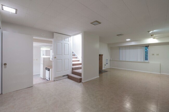 Building Photo - Seward Park