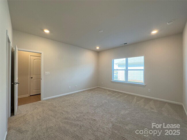 Building Photo - 403 Wescott St